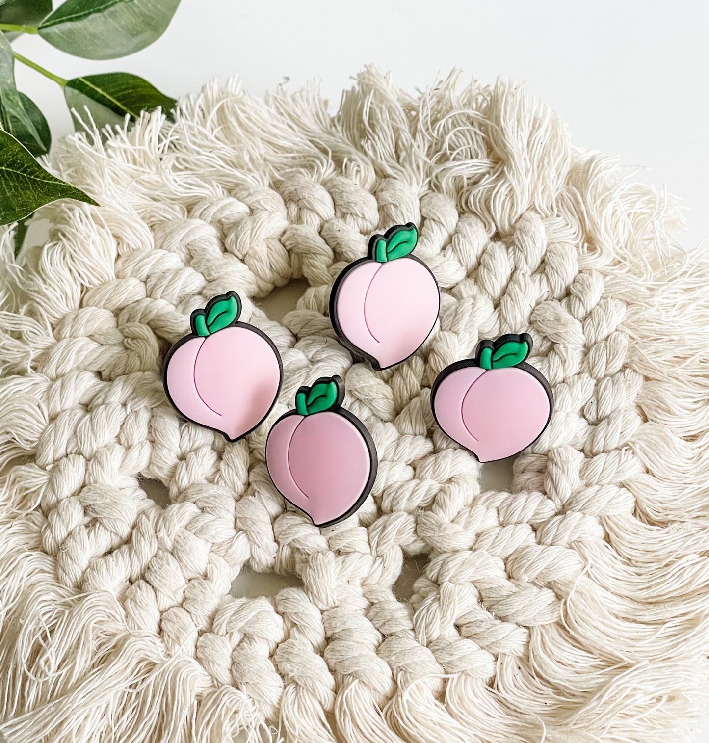 Peach Straw Toppers